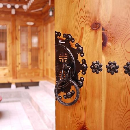 Haemil Hanok Guesthouse Seoul Exteriör bild