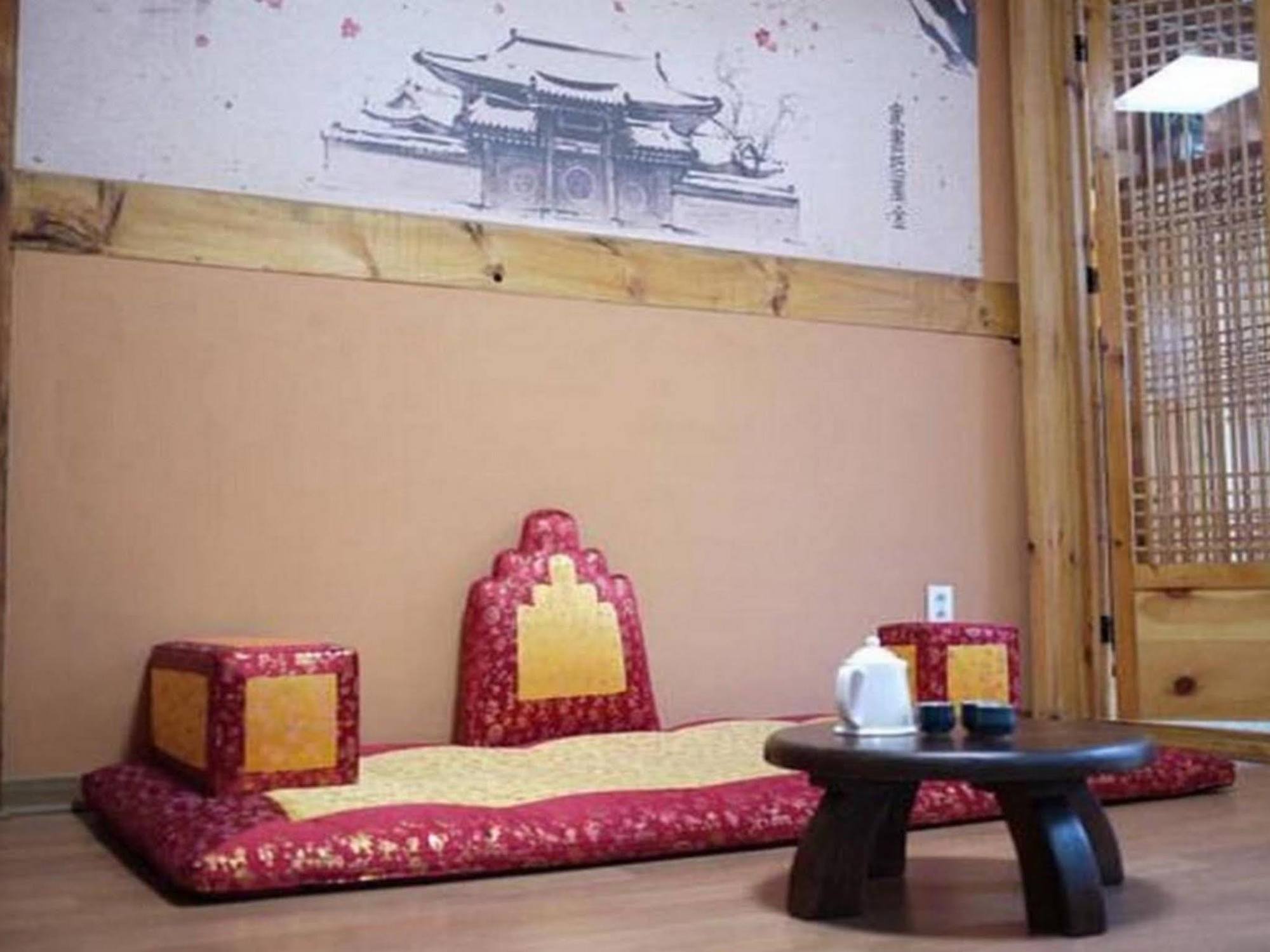 Haemil Hanok Guesthouse Seoul Exteriör bild